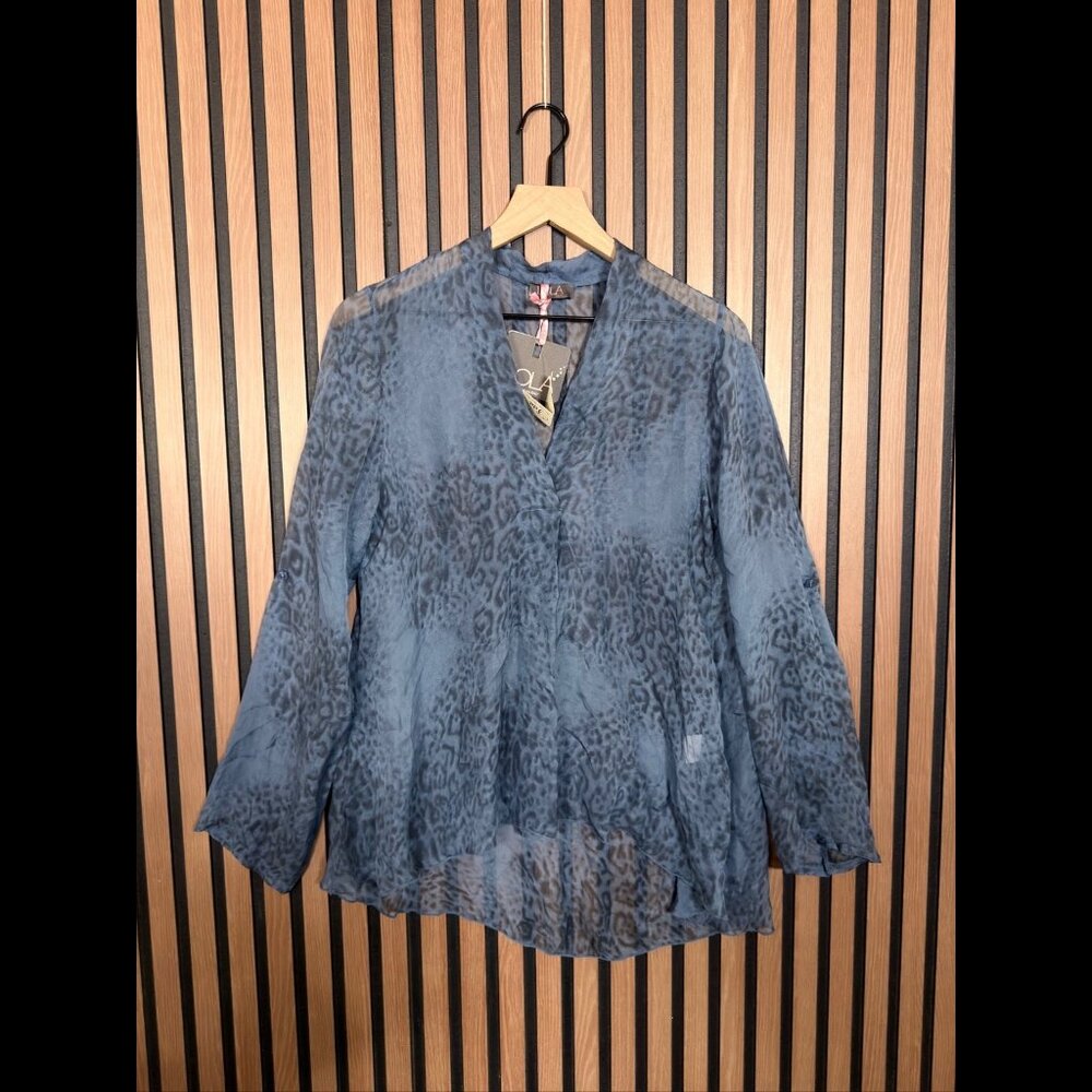 New Lola Italy Blouse Small Blue 100% Silk Leopard Print Long Sleeve Maglia